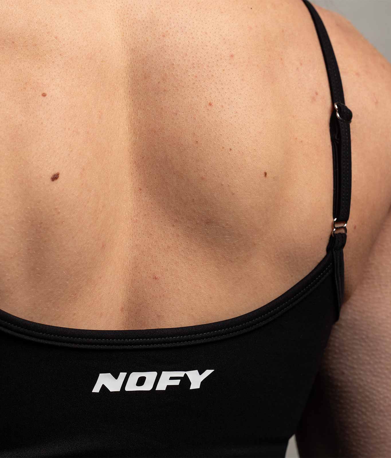nofy-bra-top-schwarz-basic-back-logo-detail