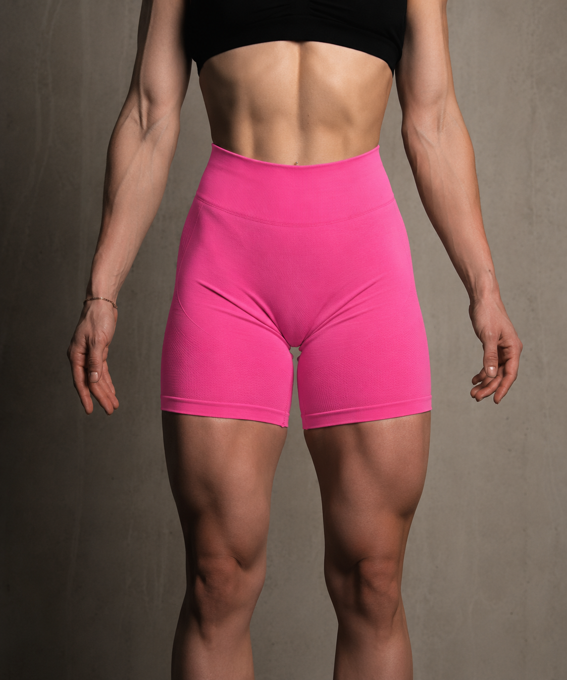 NOFY Gym Shorts Damen Pink Soft Stretch, Frontansicht Shaping-Details