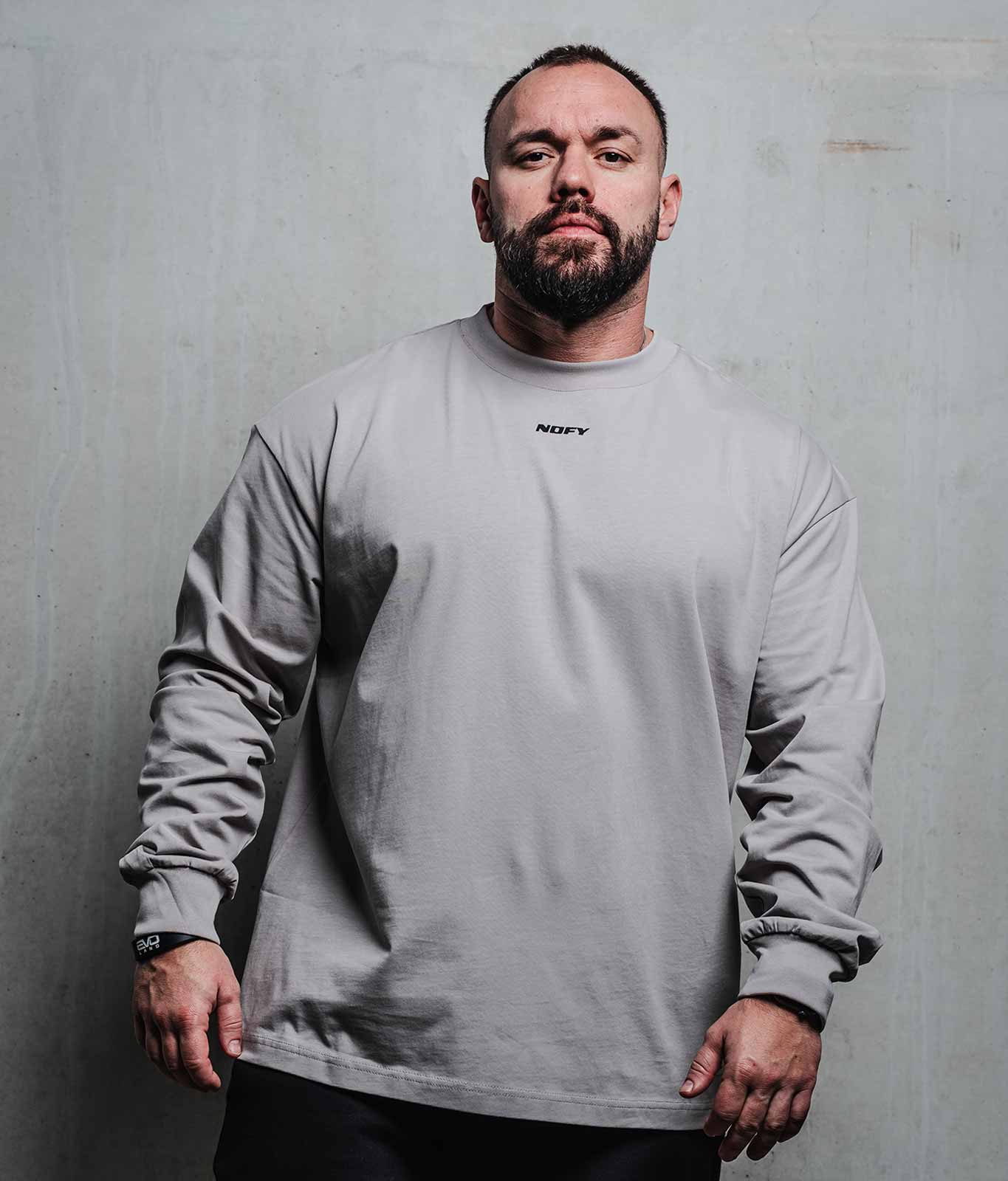 nofy-longsleeve-basic-grau-oversize-front